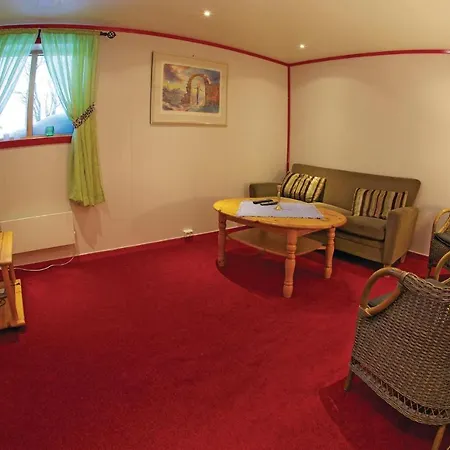 2 Bedroom Beautiful In Karhamn *
